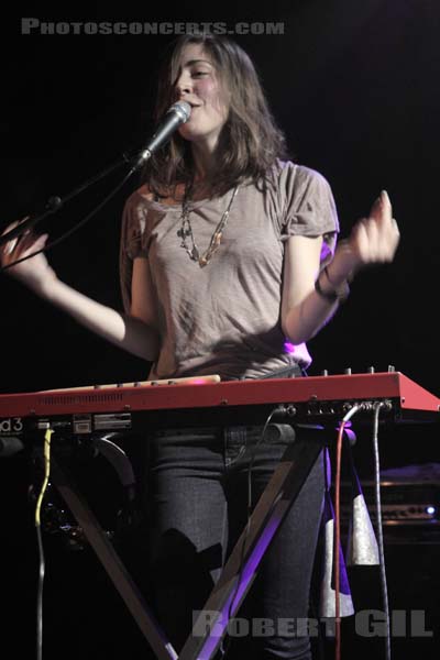 CHAIRLIFT - 2009-02-22 - PARIS - La Maroquinerie - Caroline Elizabeth Polachek